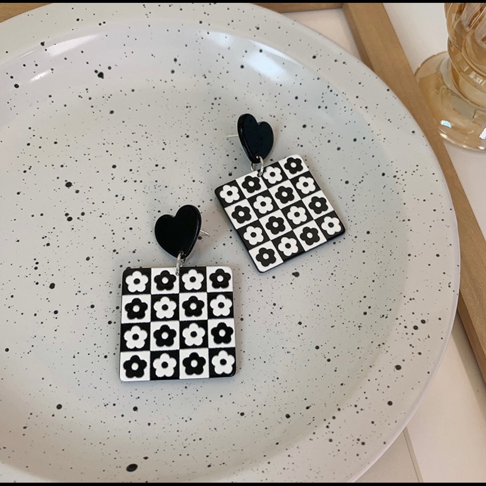 Retro Flower Checkered Earrings